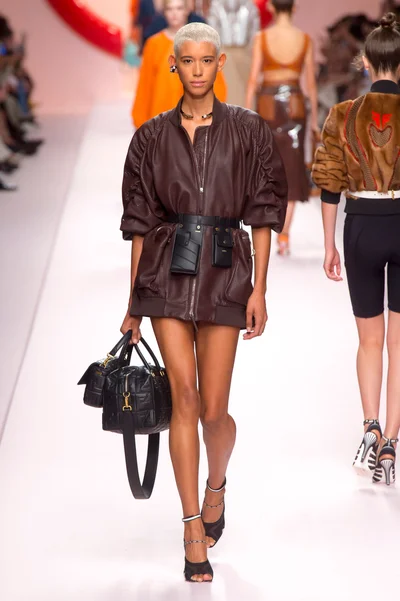 Look 13